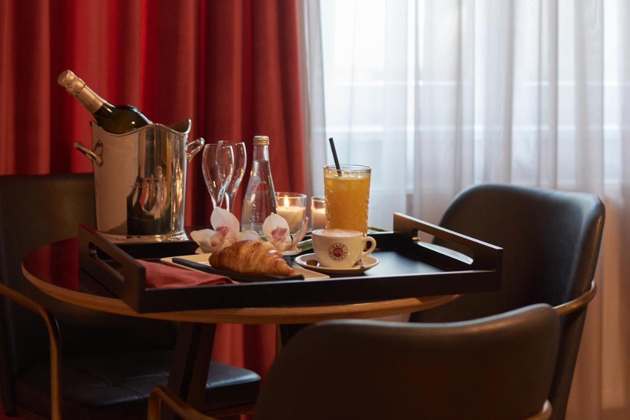The Embassy Suites Софія Екстер'єр фото