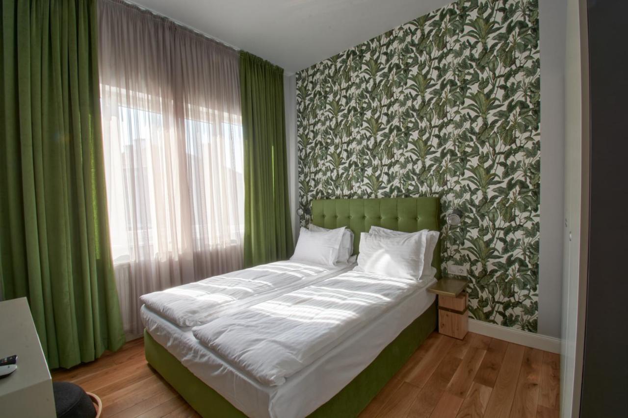 The Embassy Suites Софія Екстер'єр фото
